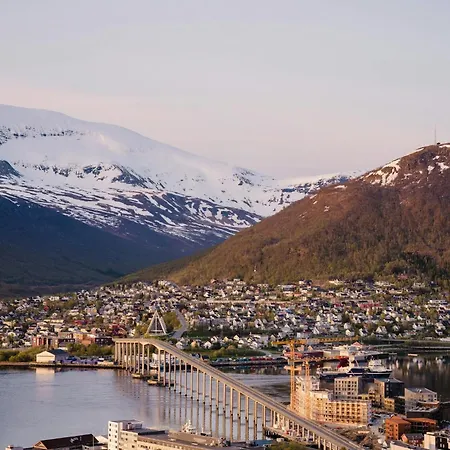 Cozy Arctic - With Free Parking Apartment *
