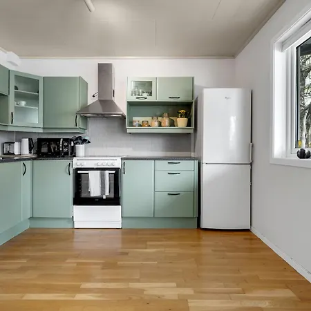 Cozy Arctic - With Free Parking Apartment